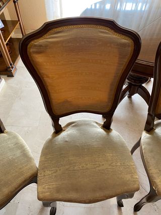 Juego de mesa y sillas