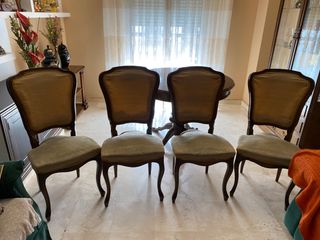 Juego de mesa y sillas