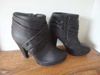 BOTINES MARIPAZ TALLA 37