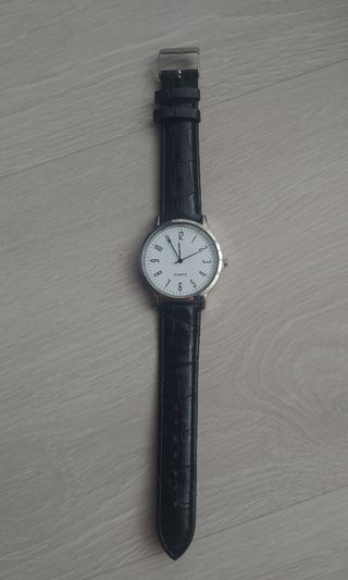 Reloj + pulseras de regalo