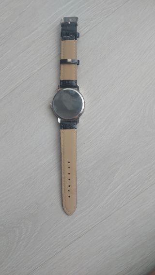 Reloj + pulseras de regalo