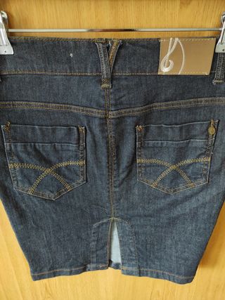 Falda STRADIVARIUS talla 38