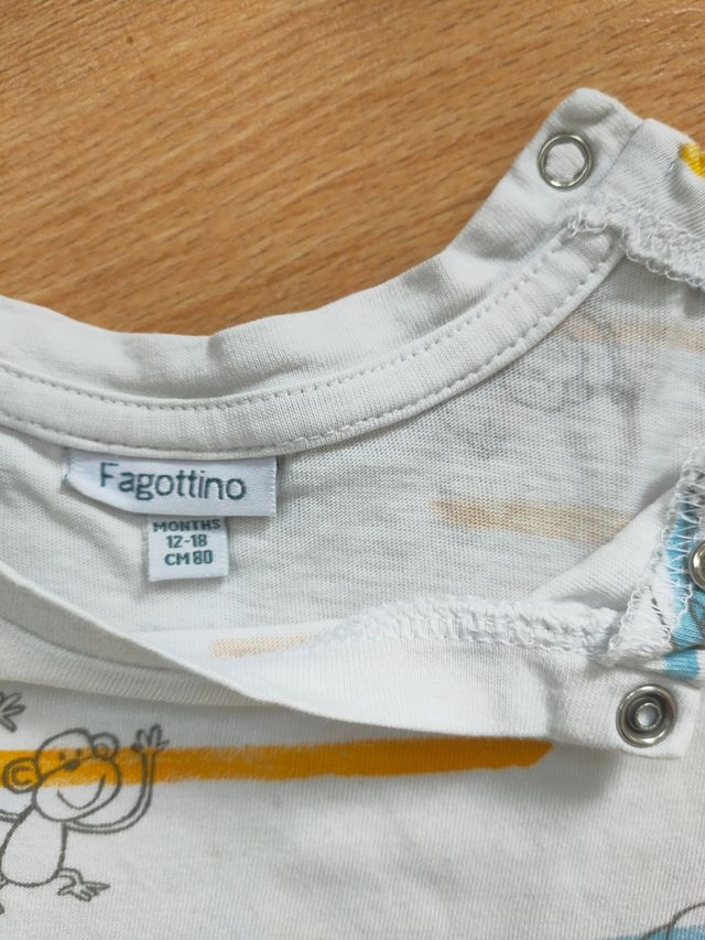 Peto lino, leggins Zara y camiseta fagottino