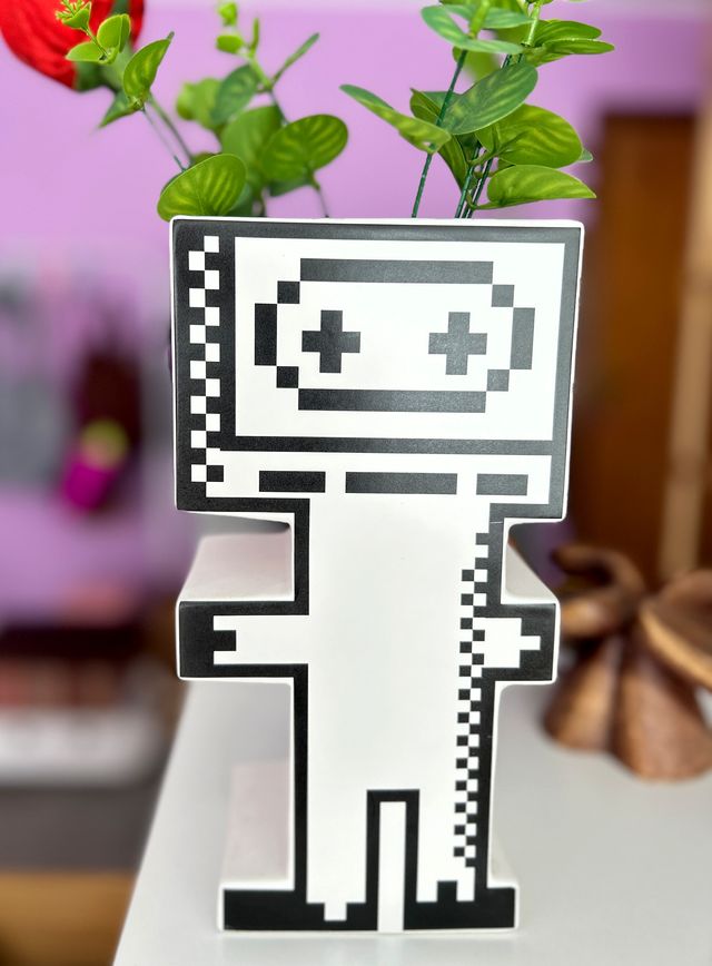 Vaso Robô Pixelado - Original e Divertido