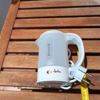HERVIDOR DE AGUA - JATA HA547 1000W, 0.5L.