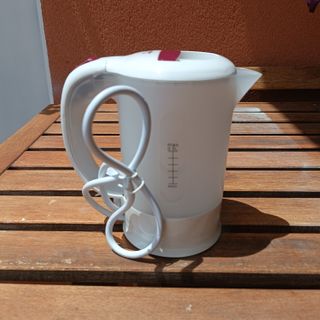 HERVIDOR DE AGUA - JATA HA547 1000W, 0.5L.