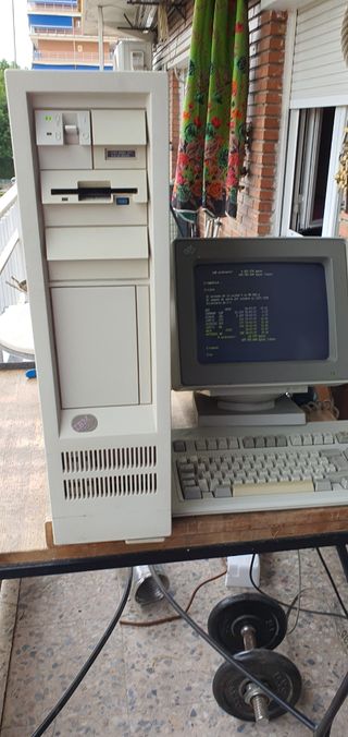 IBM 8565 antiguo retro  i386 para restaurar 