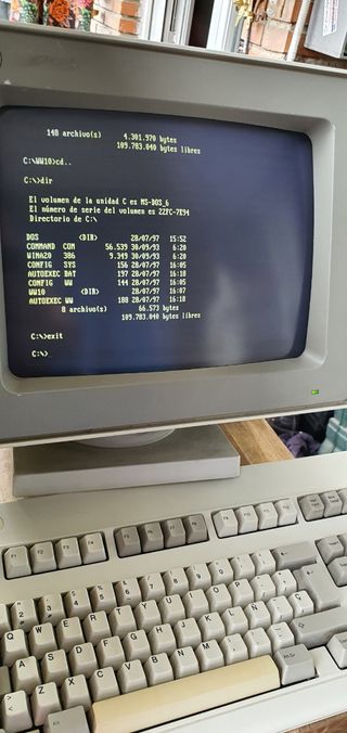 IBM 8565 antiguo retro  i386 para restaurar 