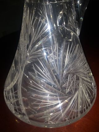 JARRA DE CRISTAL TALLADO