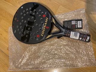 PALA SIUX TSUNAMI ALL BLACK ROJA PRECINTADA