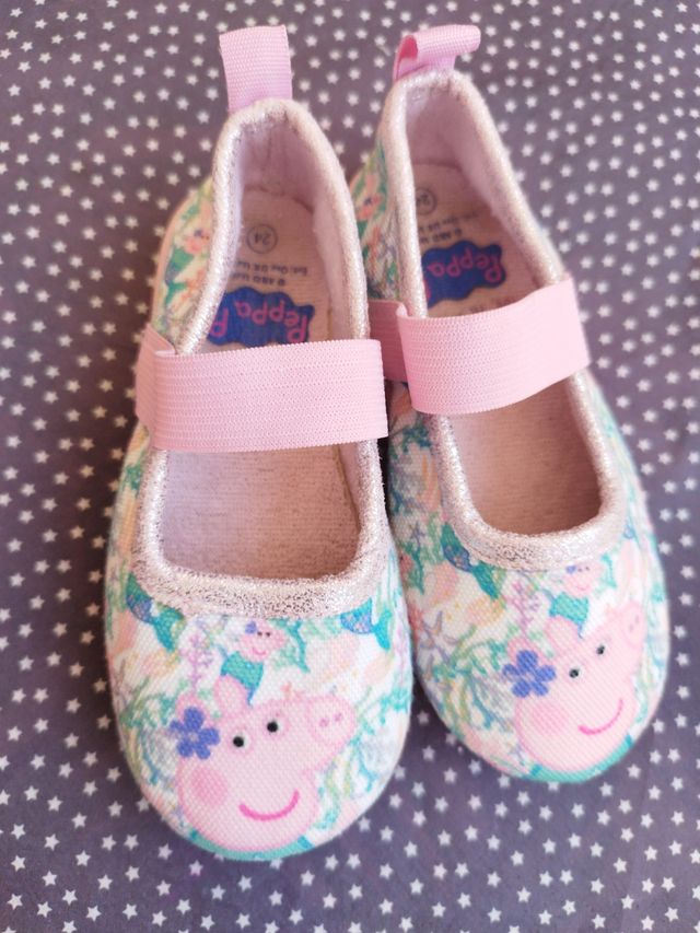 Lote calzado niña talla 24. Zara y Pepa Pig.