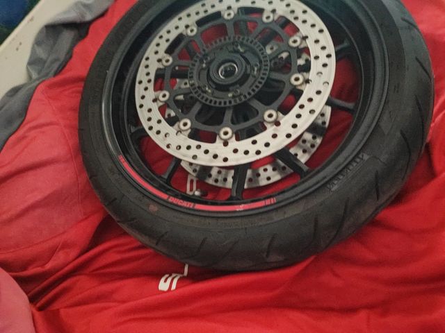 Llanta delantera Ducati Monster 796