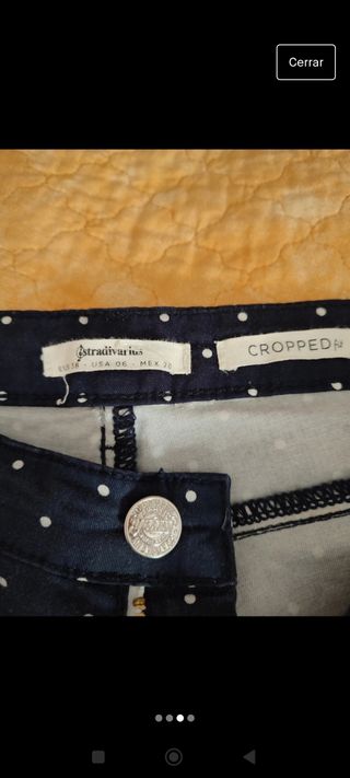 Pantalón tipo vaquero, de lunares, precioso.