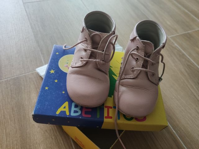 Botines rosas número 21