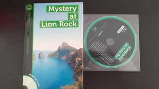 Libro inglés "Mystery at Lion Rock".Richmond