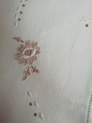 Sábana bordada algodón.