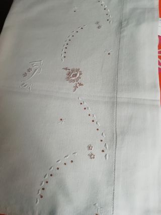 Sábana bordada algodón.