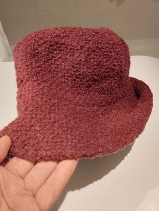Gorro fucsia.Contorno 56/60cm.