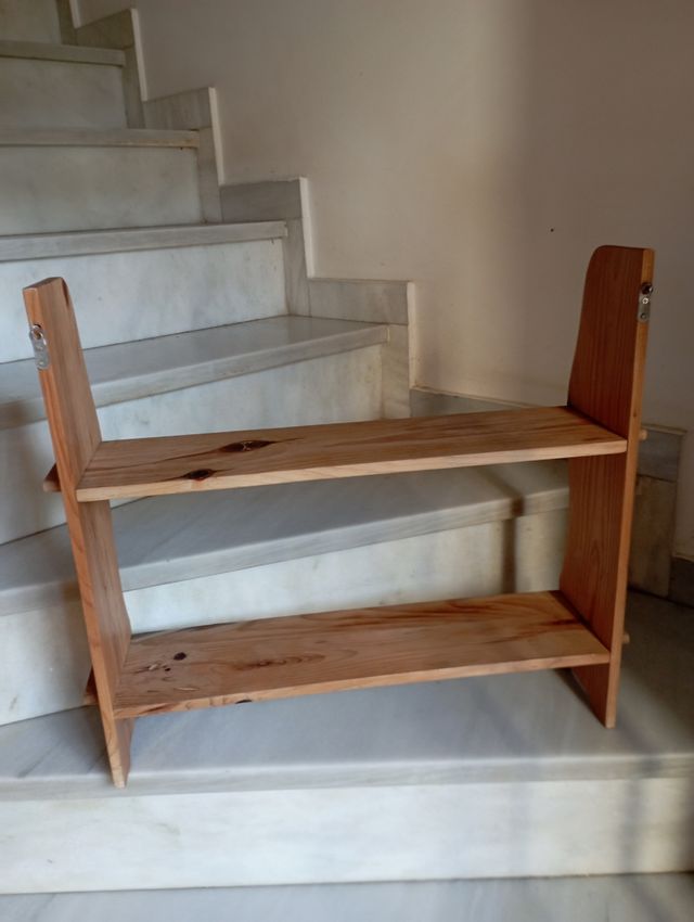 Repisa de madera antigua