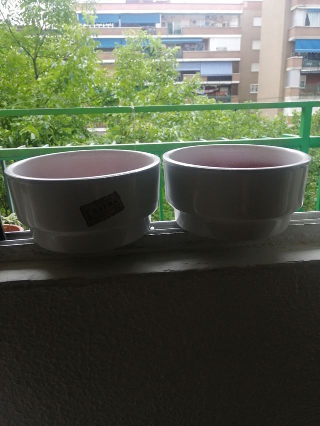 dos  maceteros de porcelana totalmente nuevos