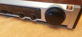 Tocadiscos con altavoces y radio