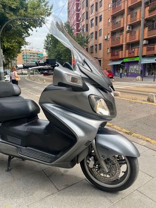 Se vende Suzuki Burgman Executive 650