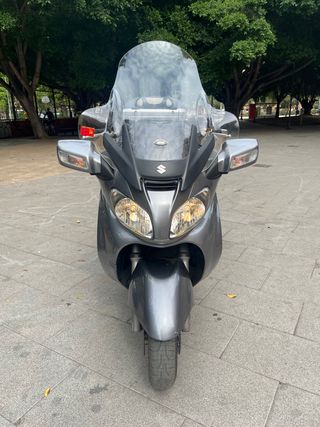 Se vende Suzuki Burgman Executive 650