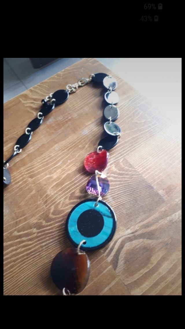 Collana in bachelite colorata.  Nuova