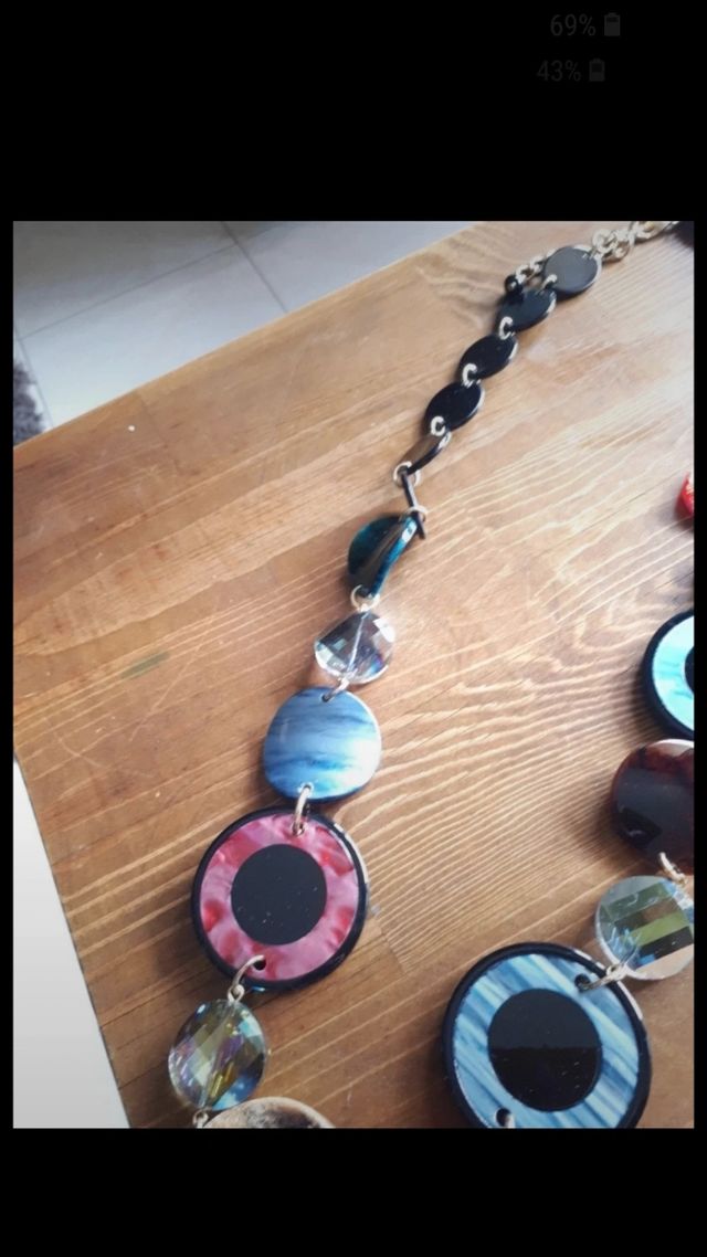 Collana in bachelite colorata.  Nuova