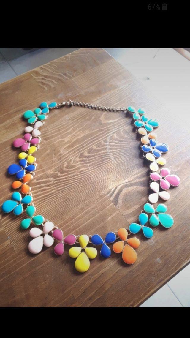 Collana vintage color oro con pendenti in ceramica