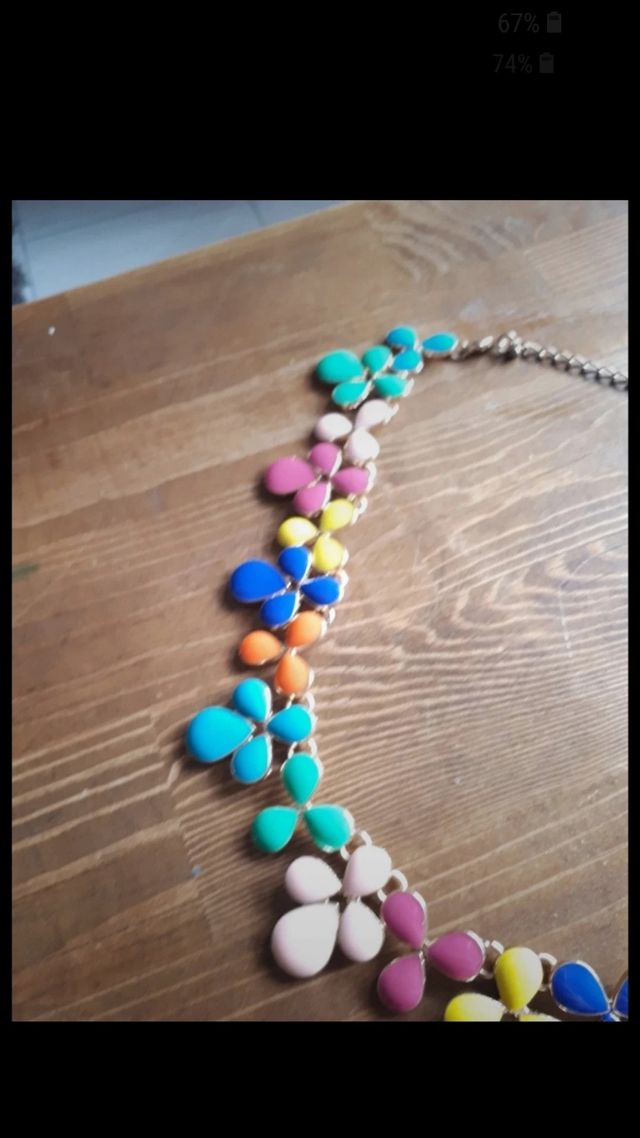 Collana vintage color oro con pendenti in ceramica