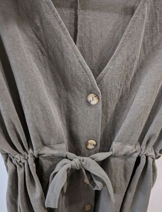 Vestido color caqui corto