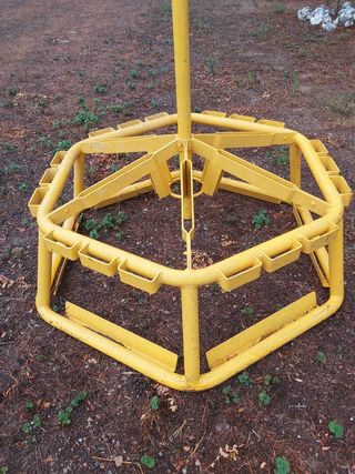 Soporte guardaesquies y tablas de snow. 