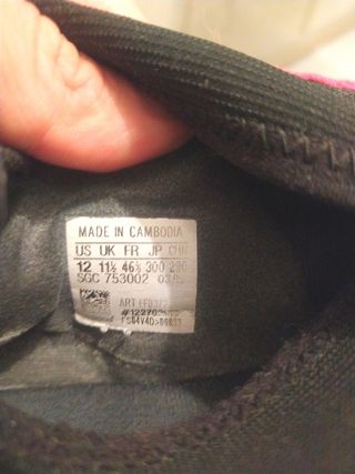 botas de fútbol sin cordones. Numero 46