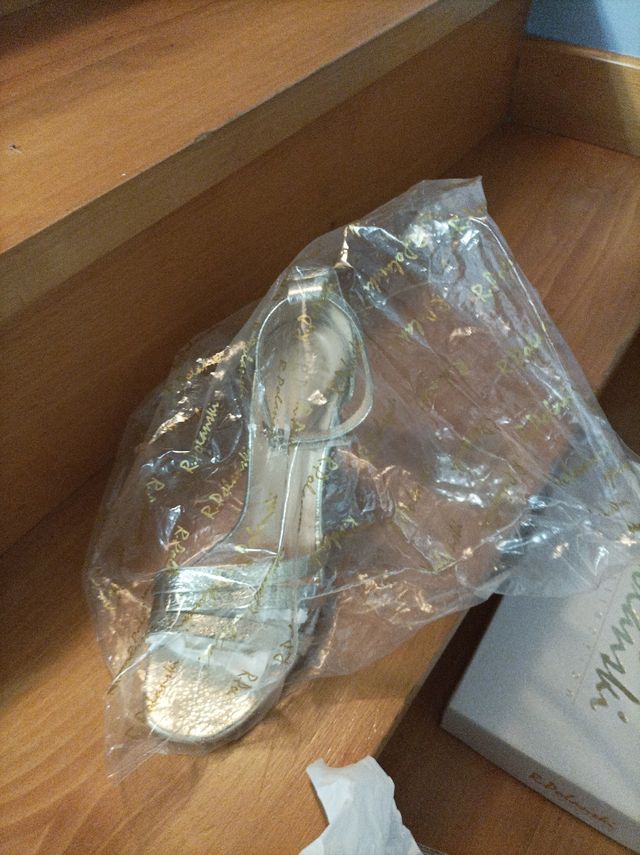 Sandalias doradas de Román Polanski número 38