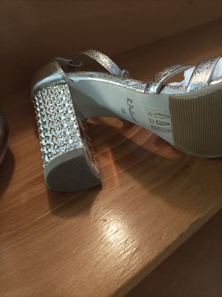 Sandalias doradas de Román Polanski número 38 