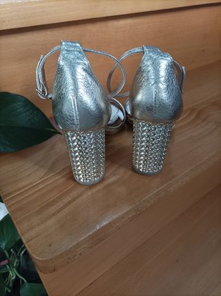 Sandalias doradas de Román Polanski número 38 