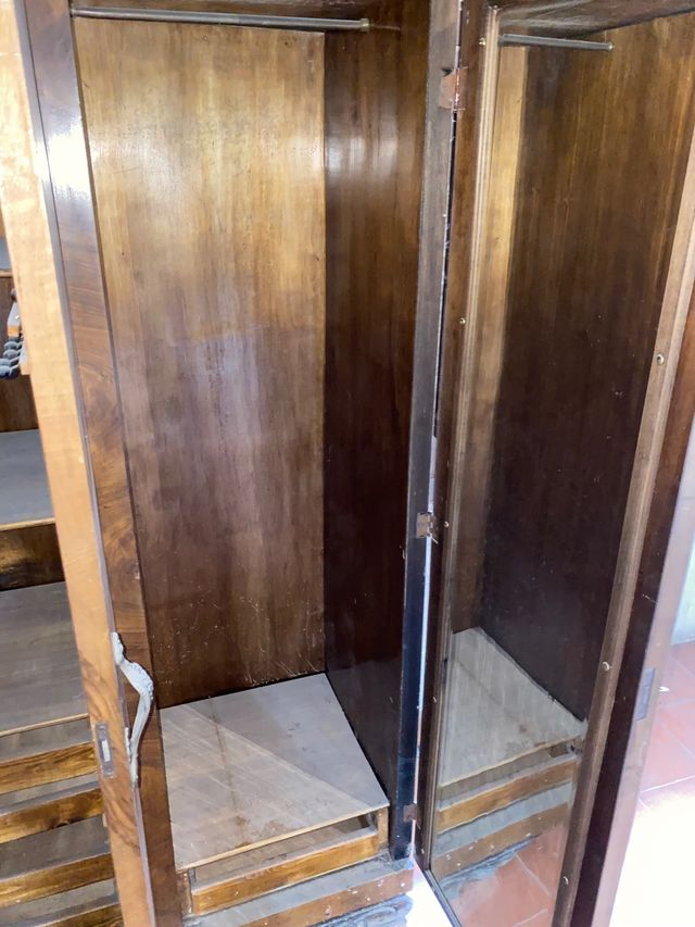 Armario antiguo en buen estado