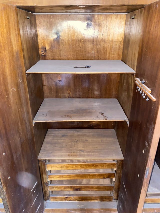 Armario antiguo en buen estado