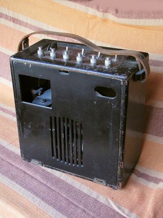 Comprobador de línea de telégrafo o teléfono.