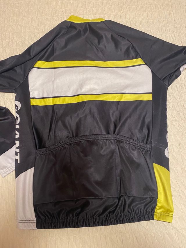 Maillot chaqueta manga larga y culote marca GIANT