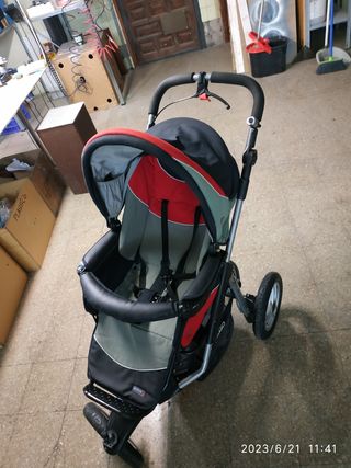 cochecito bebecar. Running.