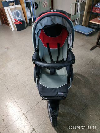 cochecito bebecar. Running.