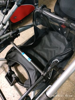 cochecito bebecar. Running.