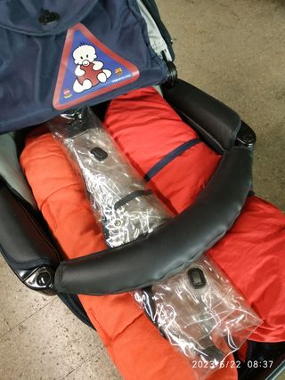 cochecito bebecar. Running.