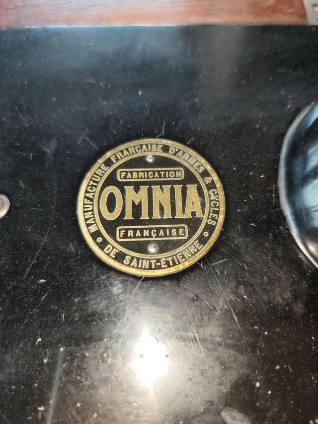 Maquina de coser OMNIA FUNCIONANDO BIEN