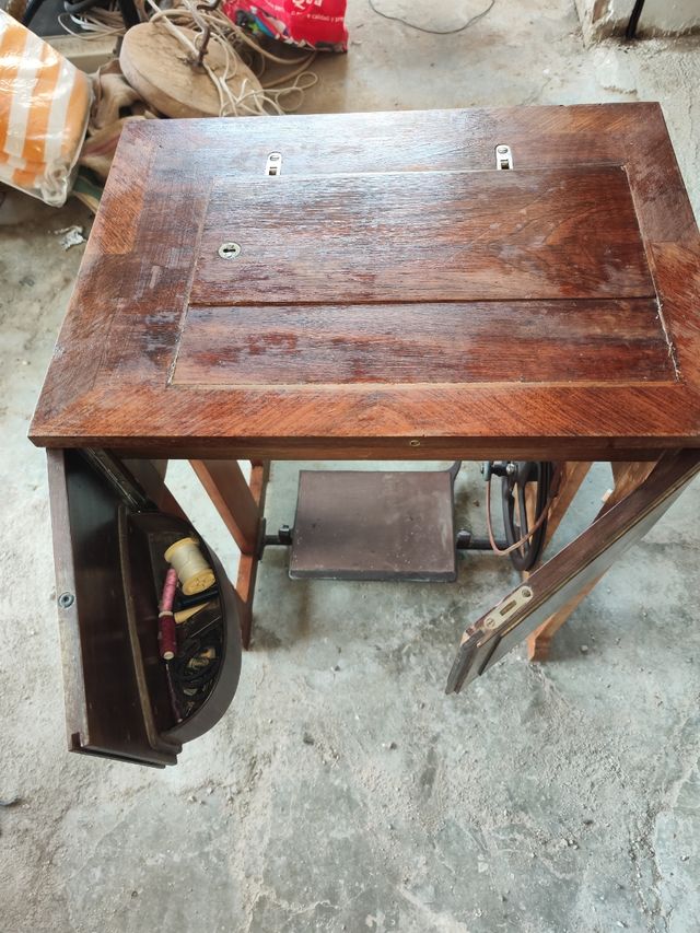 Maquina de coser OMNIA FUNCIONANDO BIEN
