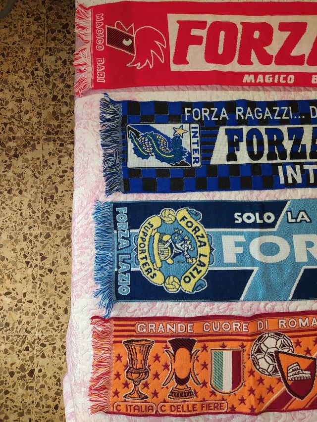 Lote de 4 bufandas de equipos de fútbol de Italia