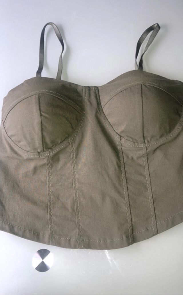 Top corset verde caqui.