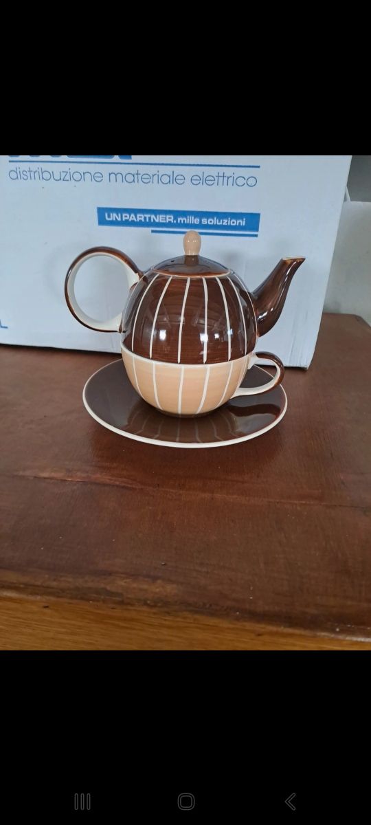 teiera e tazze